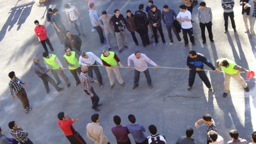 مسابقه طناب کشی