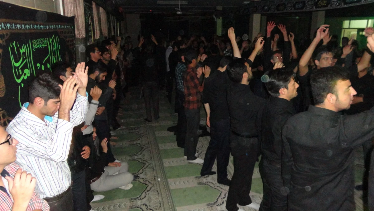 مراسم عزاداری سید و سالار شهیدان حضرت اباعبدالله الحسین با حضور دانشجویان مرکز