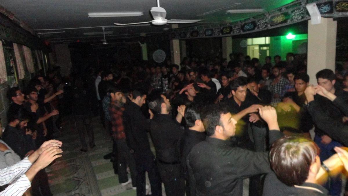 مراسم عزاداری سید و سالار شهیدان حضرت اباعبدالله الحسین با حضور دانشجویان مرکز