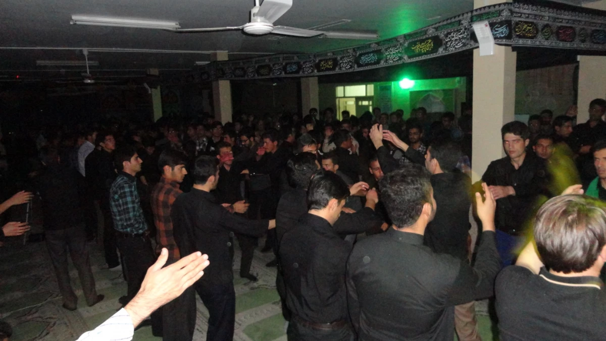 مراسم عزاداری سید و سالار شهیدان حضرت اباعبدالله الحسین با حضور دانشجویان مرکز