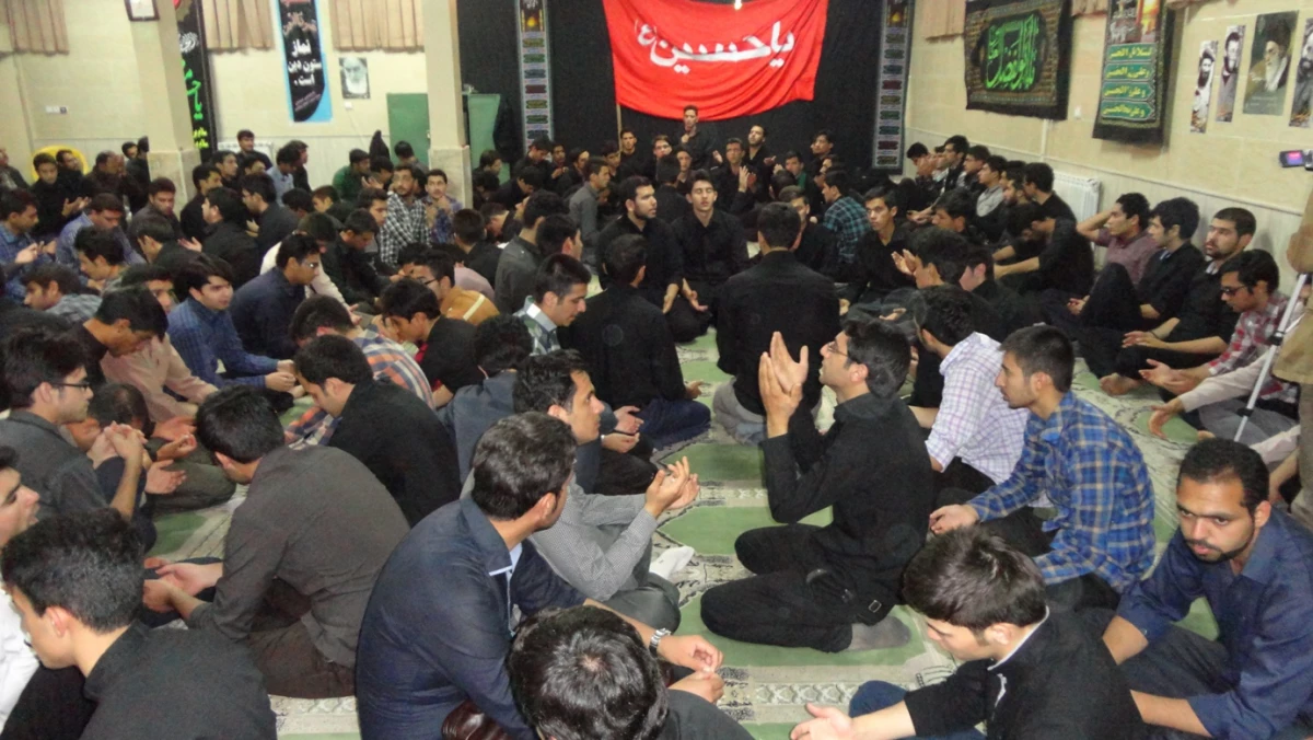 مراسم عزاداری سید و سالار شهیدان حضرت اباعبدالله الحسین با حضور دانشجویان مرکز