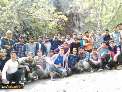 به همت بسیج دانشجویی : روز پنجشنبه سوم اردی بهشت و در یک هوای مطبوع بهاری انجام شد:
کوهپیمایی دانشجویان در ییلاقات شهر زیبای خرو