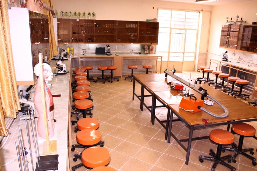 آزمایشگاه علوم تجربی