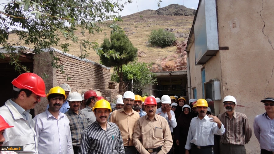 بازدید دانشجویان کارشناسی علوم تجربی و آموزش ابتدائی از معادن فیروزه و نمک و گچ 6