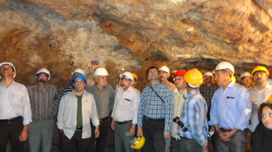 بازدید دانشجویان کارشناسی علوم تجربی و آموزش ابتدائی از معادن فیروزه و نمک و گچ 8