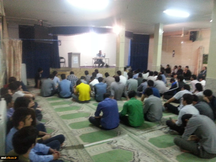 بمناسبت هفته خوابگاهها برگزار شد: 
برگزاری جلسه با دانشجویان ساکن در خوابگاه 2