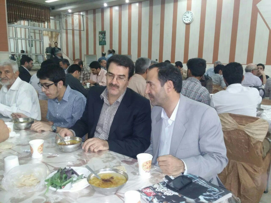 همزمان با 31 اردیبهشت ( شهادت شهید دکتر چمران) و روز بسیج اساتید انجام شد
مراسم افطاری اساتید دانشگاه ها و مراکز آموزش عالی شهرستان 2