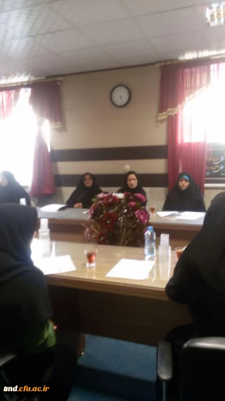 در دومین جلسه کمیته امور بانوان مورد بررسی قرار گرفت : 
بحث و تبادل نظر پیرامون مسائل مربوط به بانوان در جلسه اتاق فکر کمیته امور بانوان