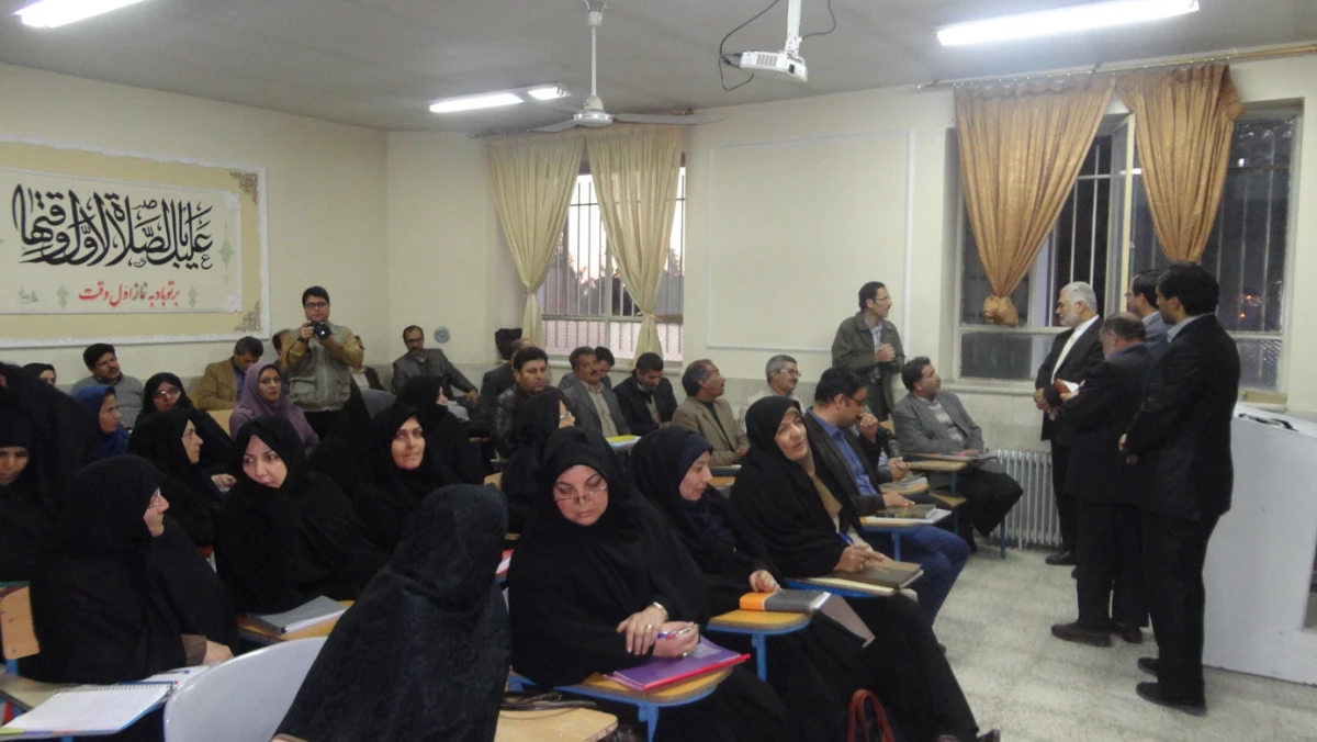 حضور دکتر مروی رئیس کمیسیون انرژی مجلس در محل مرکز دانشور