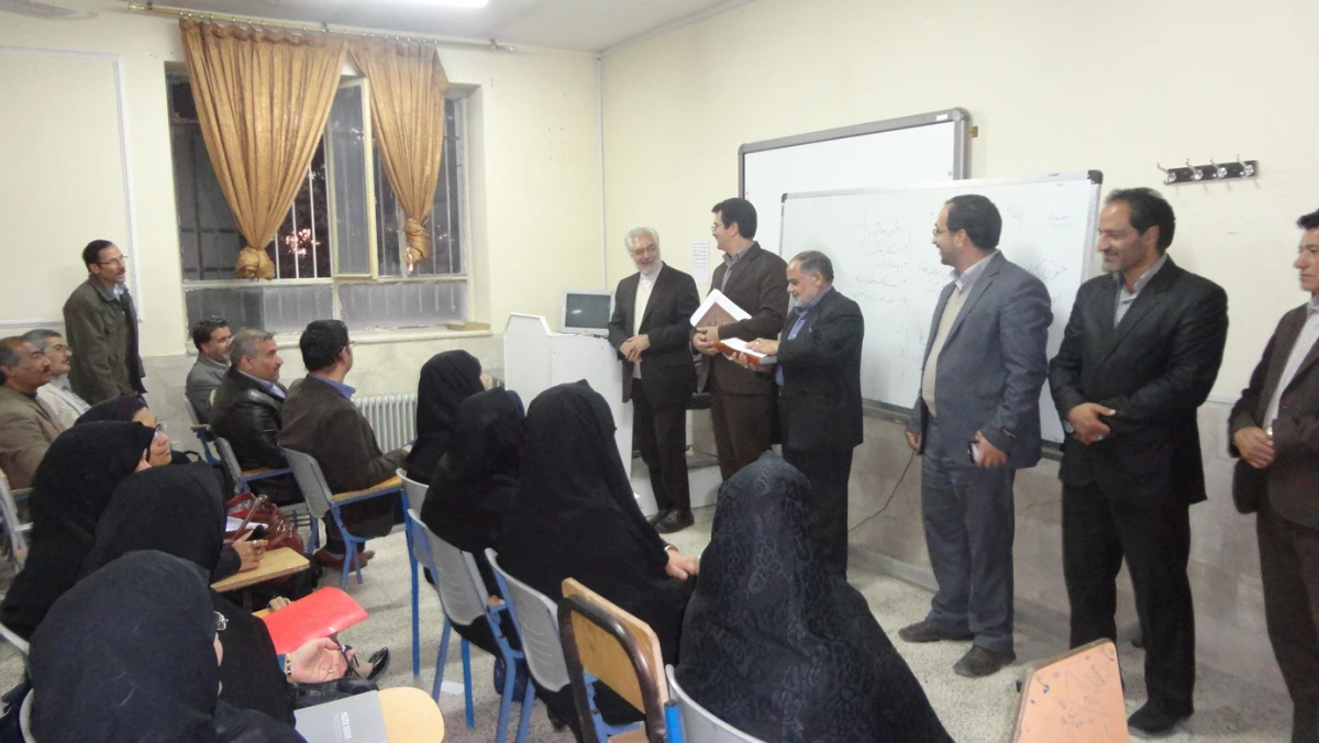 حضور دکتر مروی رئیس کمیسیون انرژی مجلس در محل مرکز دانشور