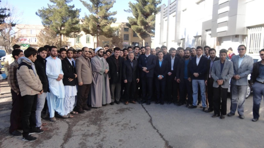 در پی اهدای یکدستگاه خودرو به مرکز آموزش عالی دانشور صورت گرفت : 
آئین تجلیل از خیر محترم آقای حاج محمد رفیقیان 5