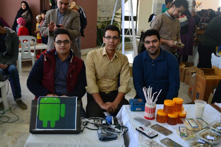 حضور دانشجویان در جشنواره شیرینی و شکلات