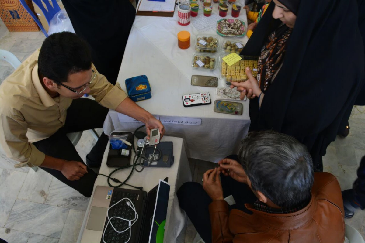 حضور دانشجویان در جشنواره شیرینی و شکلات