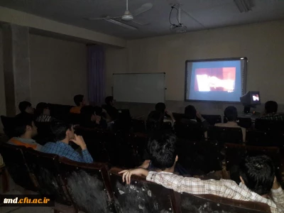به همت بسیج دانشجویی مرکز دانشور برگزار شد : 
اکران مستند (( بعد از خمینی )) تحلیل سیاسی وقایع بعد از ارتحال حضرت امام (ره)