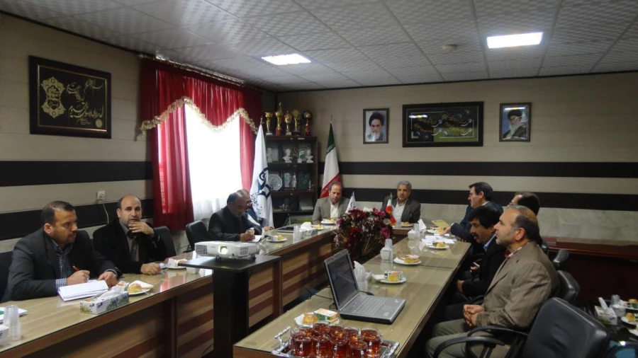 بازدید کارشناسان سازمان مرکزی از مرکز دانشور