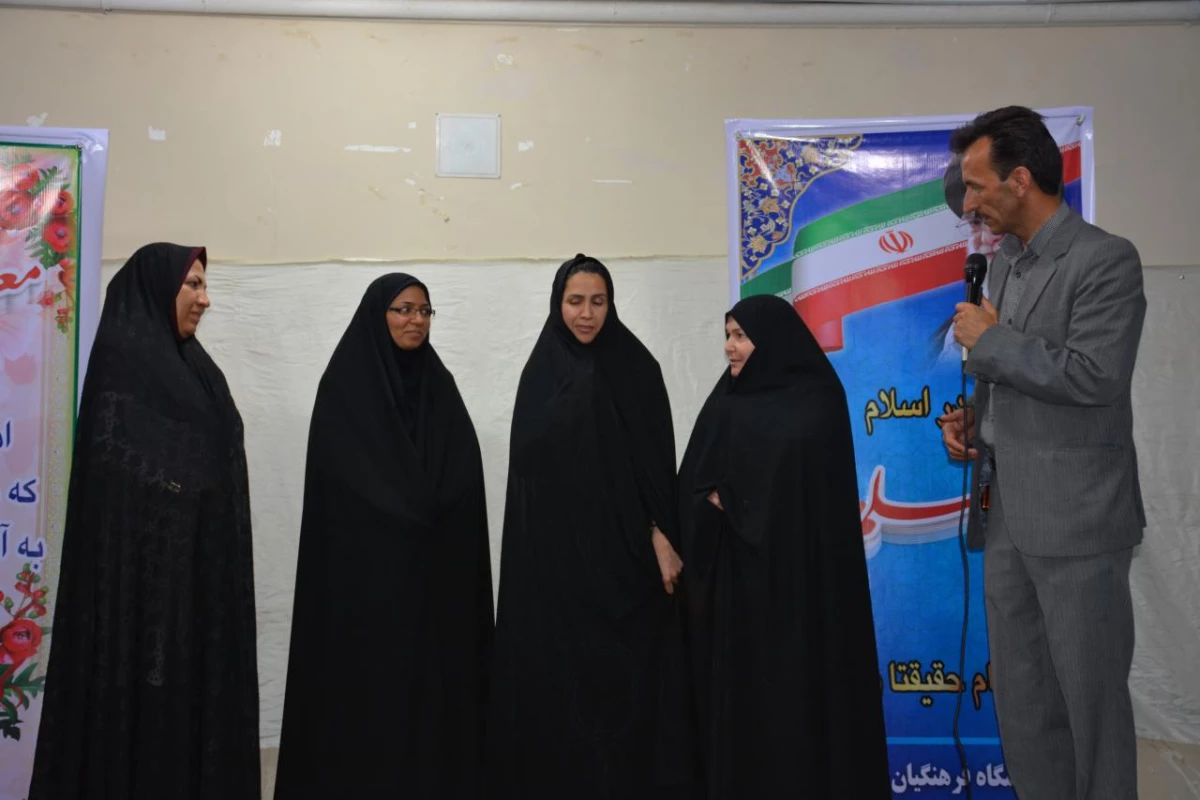 مراسم تجلیل از مقام معلم