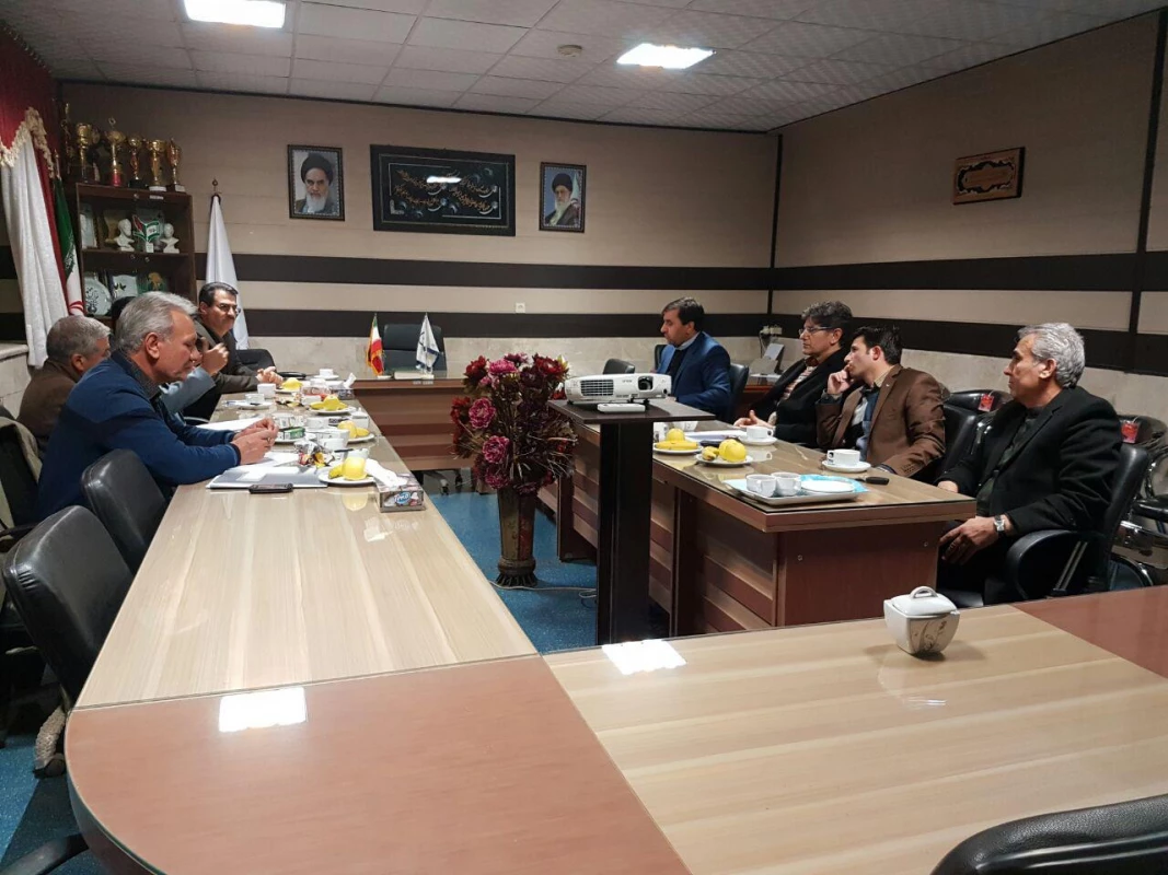 با حضور اساتید و سرپرست محترم واحد دانشور انجام شد : 
اولین جلسه شورای پژوهشی با محوریت برنامه ریزی هفته پژوهش 2