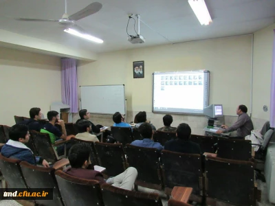 به همت کانون فیلم و عکس مرکز دانشور انجام شد : 
برگزاری کلاس آموزش عکاسی ویژه دانشجویان