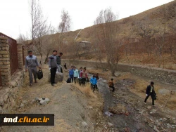 حضور دانشجویان فعال مرکز دانشور در پاکسازی محیط زیست با شعار :
سهم  من از زمین پاک  6