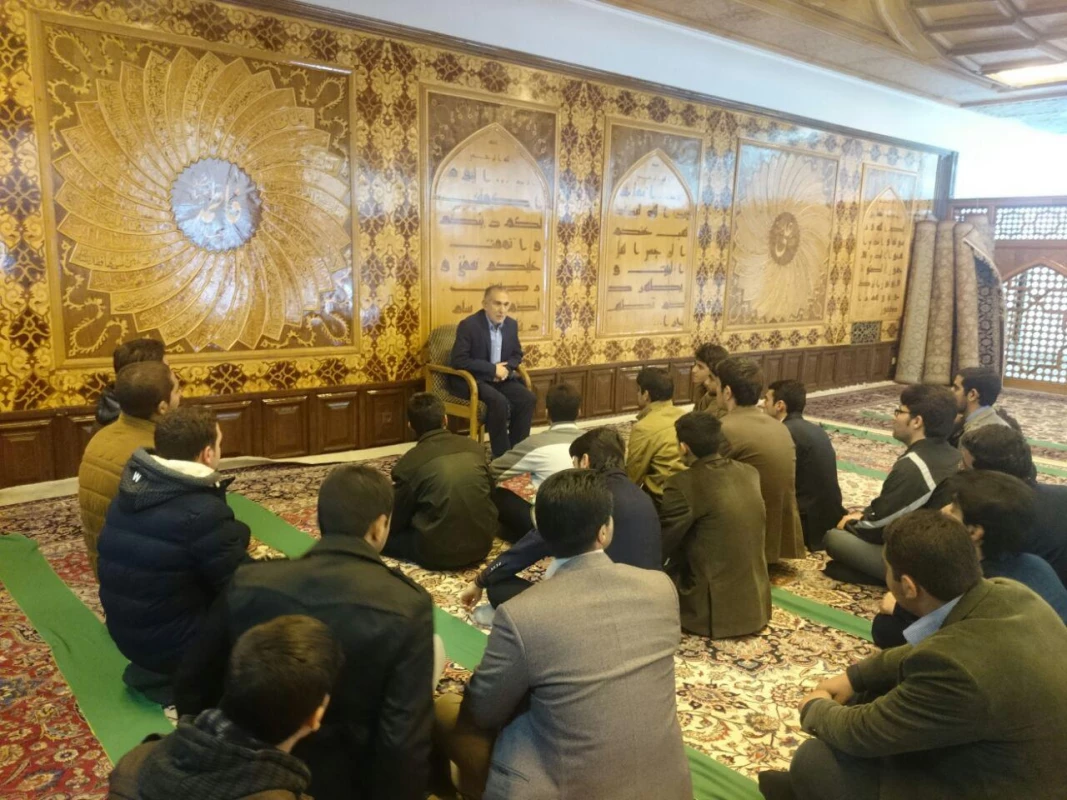 بازدید از کتابخانه