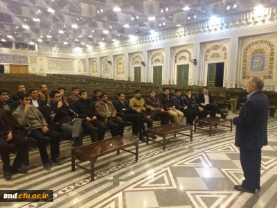 در حاشیه تشرف دانشجویان به حرم مطهر امام رضا (علیه السلام ) انجام شد : 
بازدید از مجموعه کتابخانه بزرگ حرم رضوی