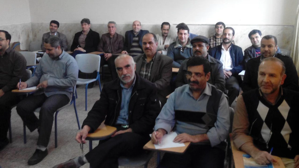 کلاس آموزش ضمن خدمت ویژه کارکنان و اساتیدموظف واحد دانشور