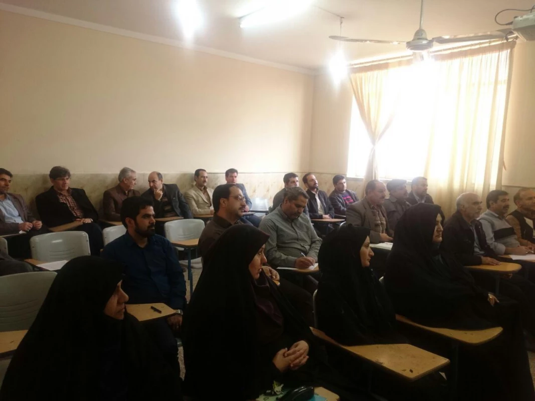 کلاس آموزش ضمن خدمت ویژه کارکنان و اساتیدموظف واحد دانشور