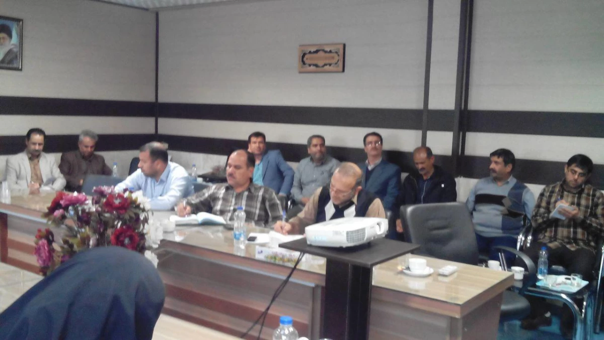 کلاس آموزش ضمن خدمت ویژه کارکنان و اساتیدموظف واحد دانشور