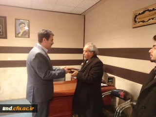 با همت انجمن ادبی دانشجویان مرکز دانشور انجام شد : 
تجلیل از استاد سراجی از اساتید پیشکسوت رشته ادبیات