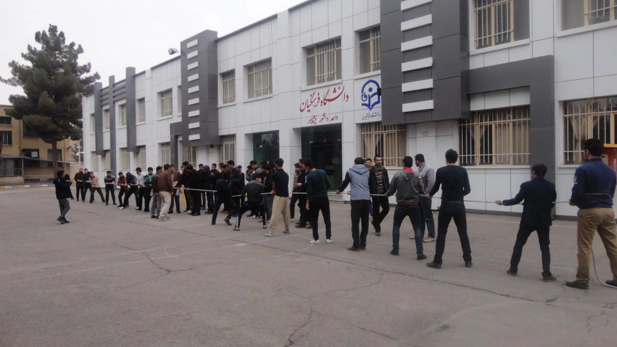 مسابقه طناب کشی