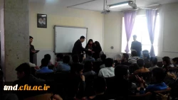 تجلیل دانشجویان از کارکنان زن در آستانه روز مادر