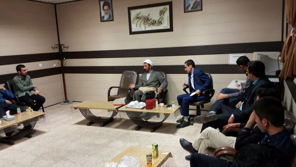 با حضور اعضای فعال در بسیج دانشجویی مرکز دانشور برگزار شد : 
جلسه شورای مرکزی بسیج با حضور حجت الاسلام عابدی  2