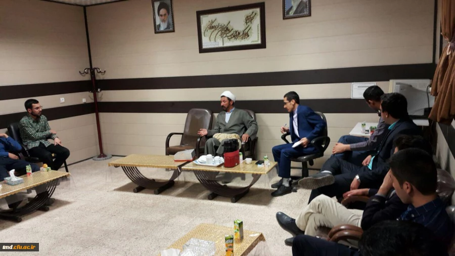 با حضور اعضای فعال در بسیج دانشجویی مرکز دانشور برگزار شد : 
جلسه شورای مرکزی بسیج با حضور حجت الاسلام عابدی  2