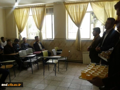 همزمان با 13 رجب و روز میلاد امیر المومنین ( ع) انجام شد : 
حضور دکتر رئوفیان در کلاسهای درس  جهت تبریک و توزیع شربت و شیرینی در بین دانشجویان