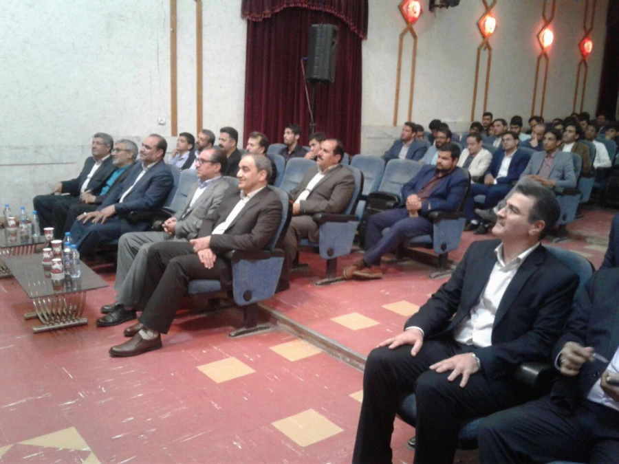 با حضور مسئولین استانی دانشگاه فرهنگیان و روسای آموزش و پرورش مناطق و مسئولین شهرستان انجام شد : 
اولین گردهم آیی دانش آموختگان مرکز دانشور نیشابور در همایش بررسی تجارب یکساله معلمی  2