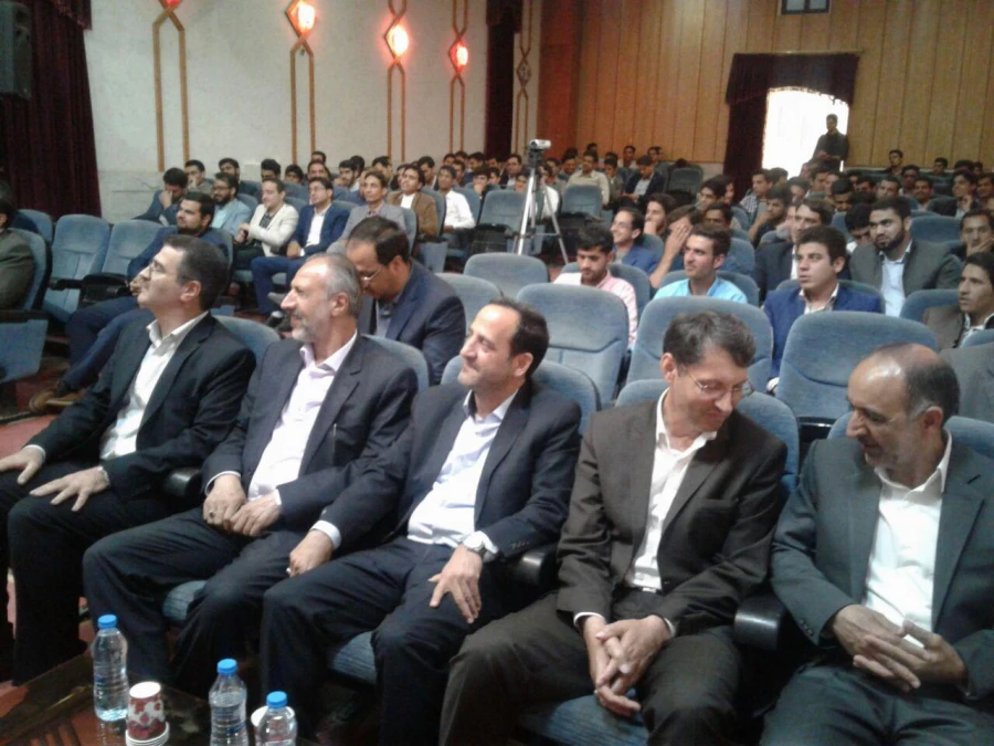 با حضور مسئولین استانی دانشگاه فرهنگیان و روسای آموزش و پرورش مناطق و مسئولین شهرستان انجام شد : 
اولین گردهم آیی دانش آموختگان مرکز دانشور نیشابور در همایش بررسی تجارب یکساله معلمی  6