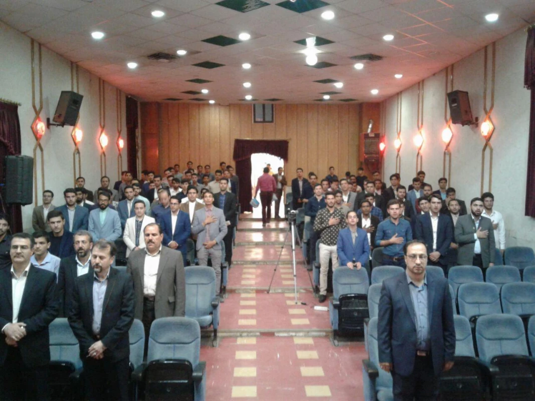 با حضور مسئولین استانی دانشگاه فرهنگیان و روسای آموزش و پرورش مناطق و مسئولین شهرستان انجام شد : 
اولین گردهم آیی دانش آموختگان مرکز دانشور نیشابور در همایش بررسی تجارب یکساله معلمی  7