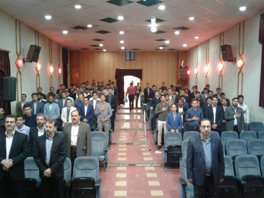 با حضور مسئولین استانی دانشگاه فرهنگیان و روسای آموزش و پرورش مناطق و مسئولین شهرستان انجام شد : 
اولین گردهم آیی دانش آموختگان مرکز دانشور نیشابور در همایش بررسی تجارب یکساله معلمی  7