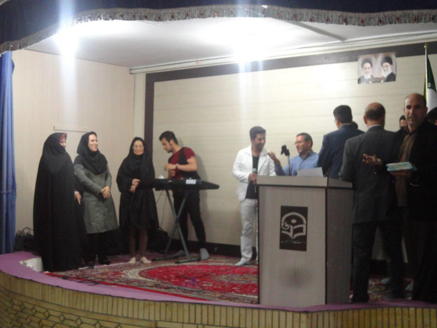 همزمان با هفته بزرگداشت مقام معلم انجام شد : 
جشن بزرگ گرامیداشت مقام معلم با حضور دانشجویان مقطع کارشناسی ناپیوسته 3