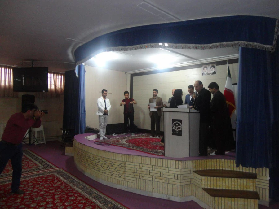 همزمان با هفته بزرگداشت مقام معلم انجام شد : 
جشن بزرگ گرامیداشت مقام معلم با حضور دانشجویان مقطع کارشناسی ناپیوسته 5