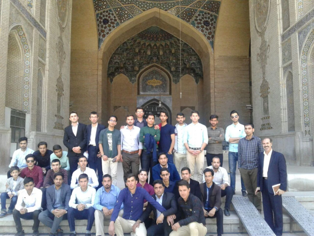 با حضوردانشجویان برگزار شد : 
اردوی علمی تفریحی  بازدید از نمایشگاه کتاب تهران   و مجلس شورای اسلامی  4