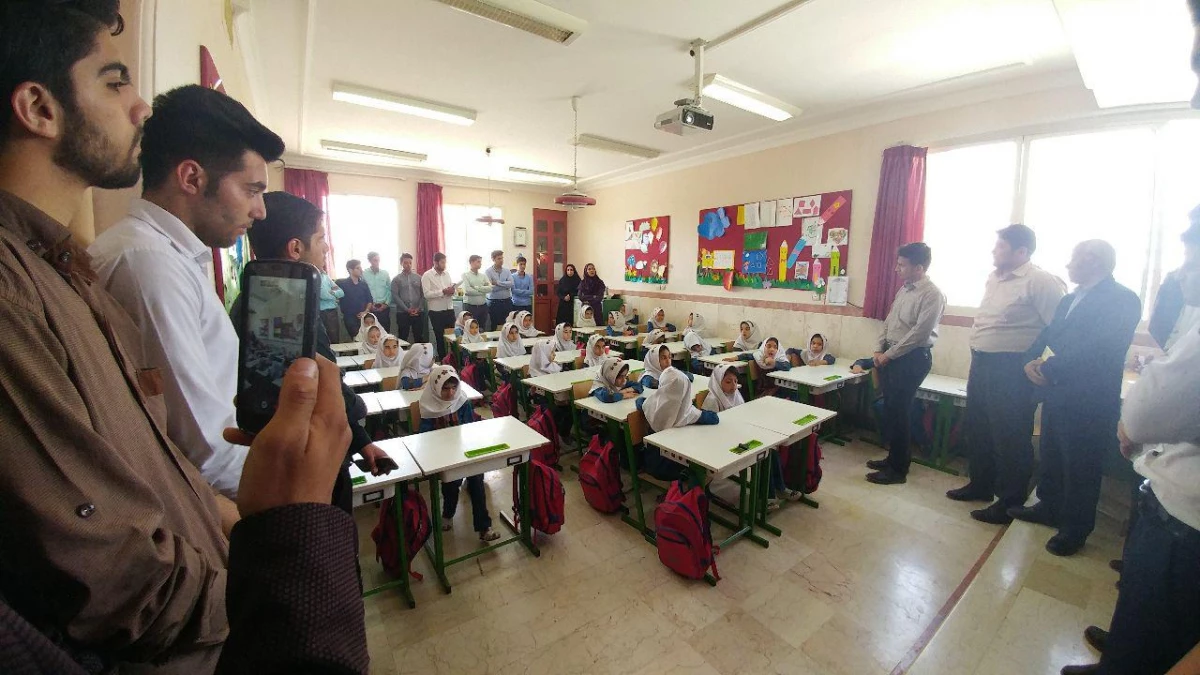 بازدید دانشجویان از مدرسه هیئت امنایی بهاره سلیمی نیشابور 6