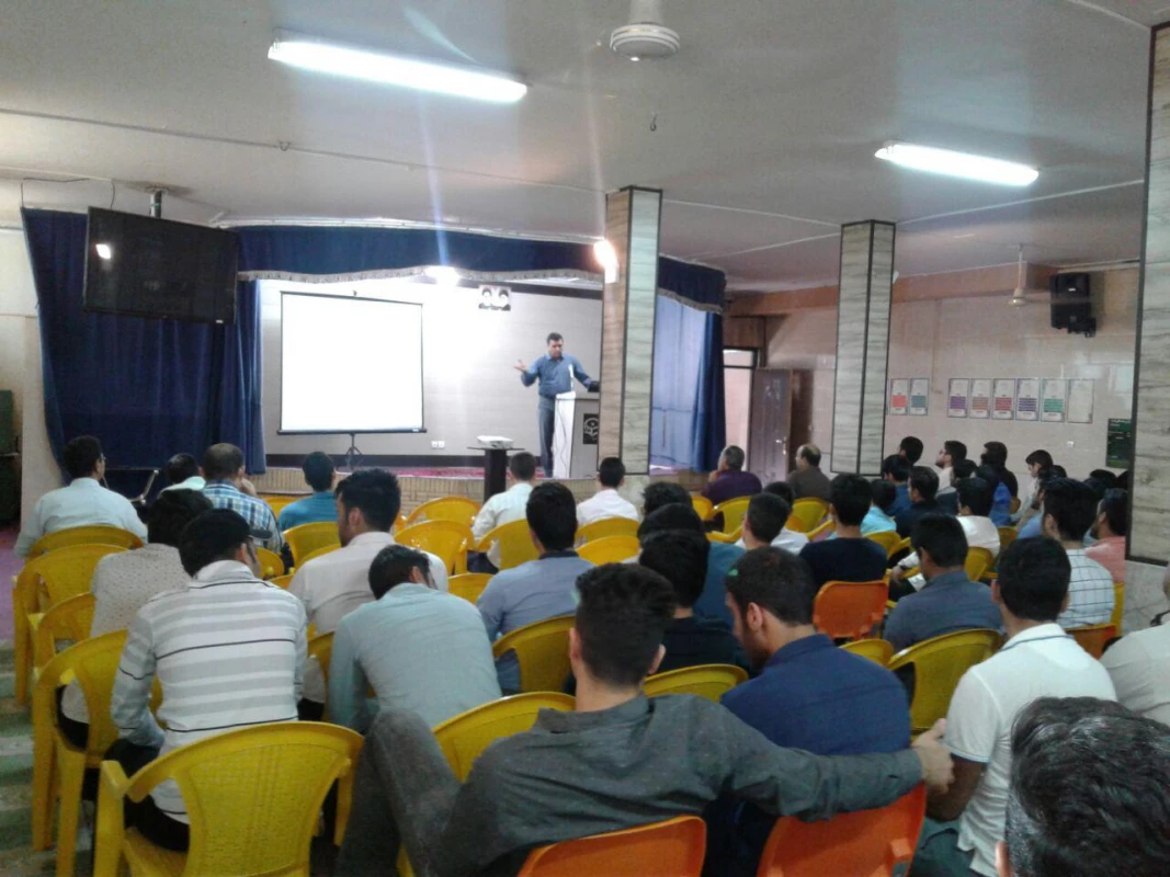 با حضور مهندس مرتضوی معاون سایبری سازمان پدافند غیر عامل استان خراسان رضوی انجام شد : 
همایش آسیب های فضای مجازی ویژه دانشجویان  و کارکنان مرکز دانشور نیشابور 5