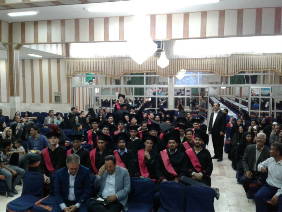 با حضور مدیران استانی دانشگاه فرهنگیان و مسئولین شهرستان و خانواده های دانشجویان برگزار شد : 
دومین آئین جشن دانش آموختگی دانشجویان ورودی 92 واحد دانشور نیشابور 8