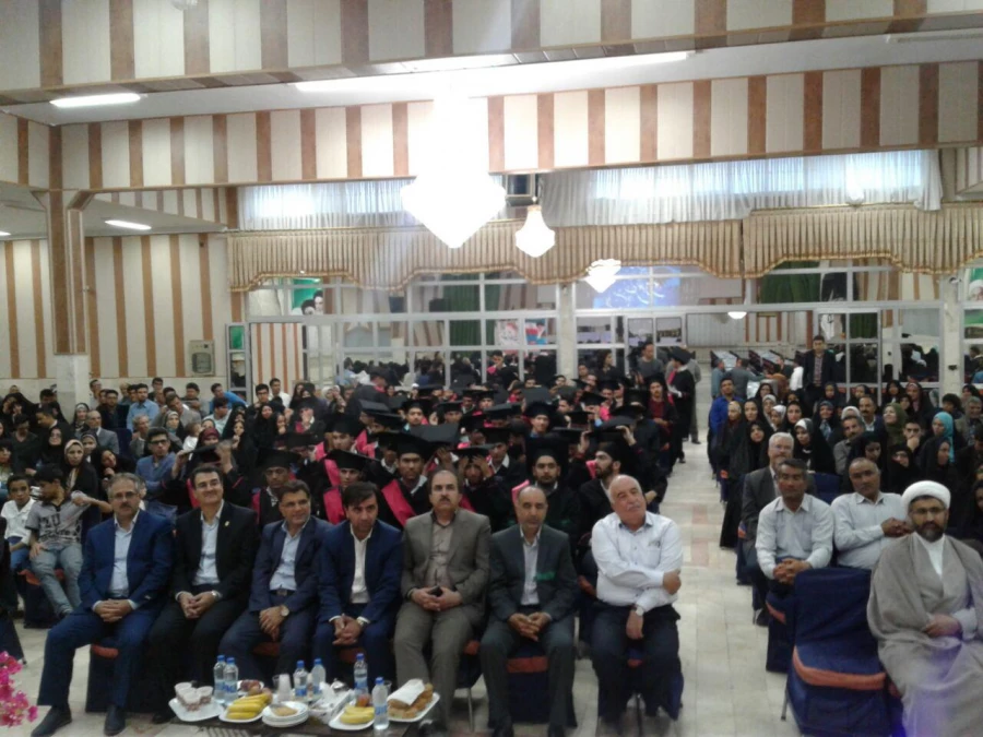 با حضور مدیران استانی دانشگاه فرهنگیان و مسئولین شهرستان و خانواده های دانشجویان برگزار شد : 
دومین آئین جشن دانش آموختگی دانشجویان ورودی 92 واحد دانشور نیشابور 12