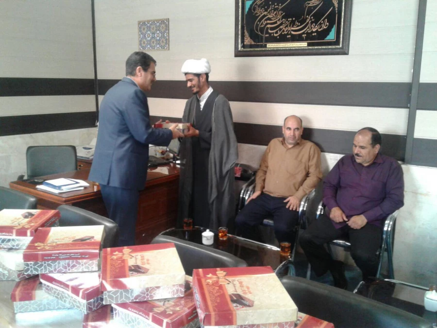 همزمان با روز میلاد مسعود امام هادی (علیه السلام ) و در آستانه عید الله الاکبر انجام شد : 
اهدای گل و شیرینی به کارکنان دانشگاه فرهنگیان واحد دانشور نیشابور 4