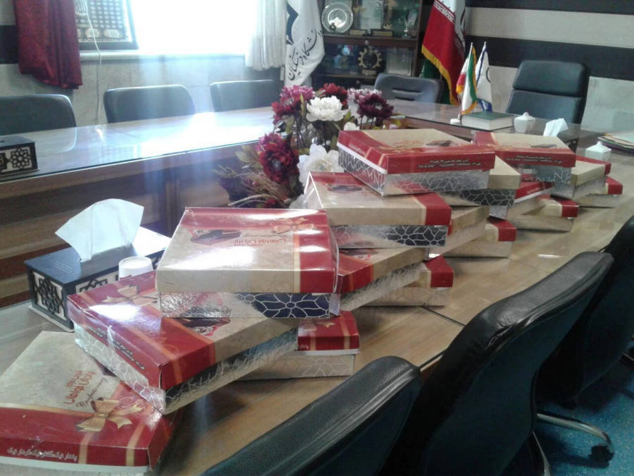 همزمان با روز میلاد مسعود امام هادی (علیه السلام ) و در آستانه عید الله الاکبر انجام شد : 
اهدای گل و شیرینی به کارکنان دانشگاه فرهنگیان واحد دانشور نیشابور 5