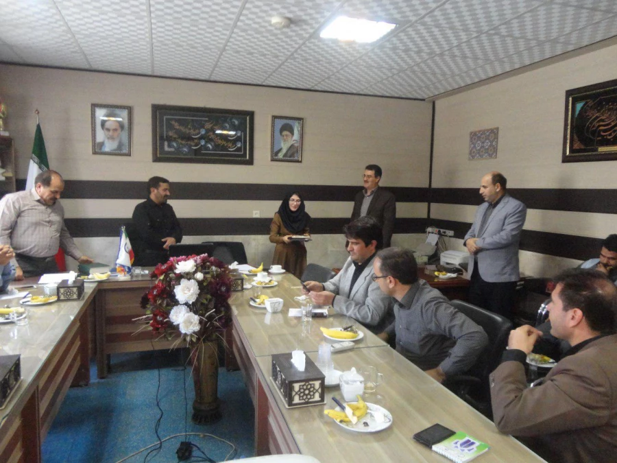 با حضور سرکار خانم دکتر باقری انجام شد : 
تببین برنامه ها و اهداف طرح تحول سلامت 3