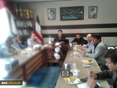 با حضور کارکنان  واحد دانشور انجام شد : 
جلسه شورای اداری کارکنان در آغاز سال تحصیلی جدید