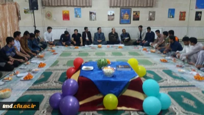 با حضور دانشجویان و کارکنان واحد دانشور انجام شد : 
آئین دورهمی و حافظ خوانی در شب یلدا در سرای دانشجویی